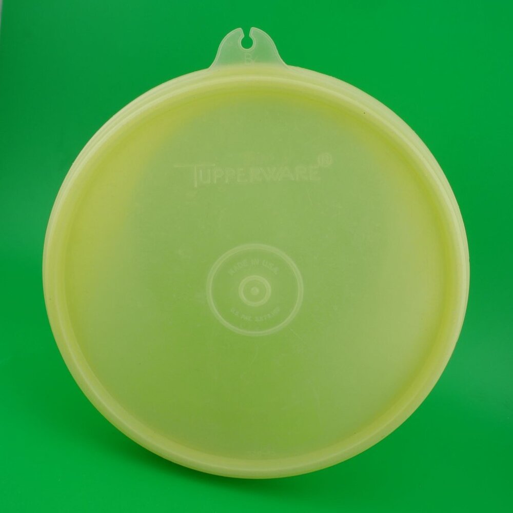 Tupperware 263-5 Round Yellow Storage Container With Lid Vintage - Picture 2 of 3